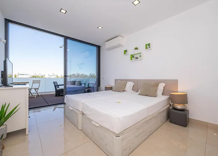 Villa Lux - Golden Nelly By Algartur *