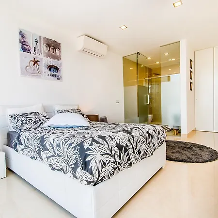 Villa Golden Nelly By Algartur *